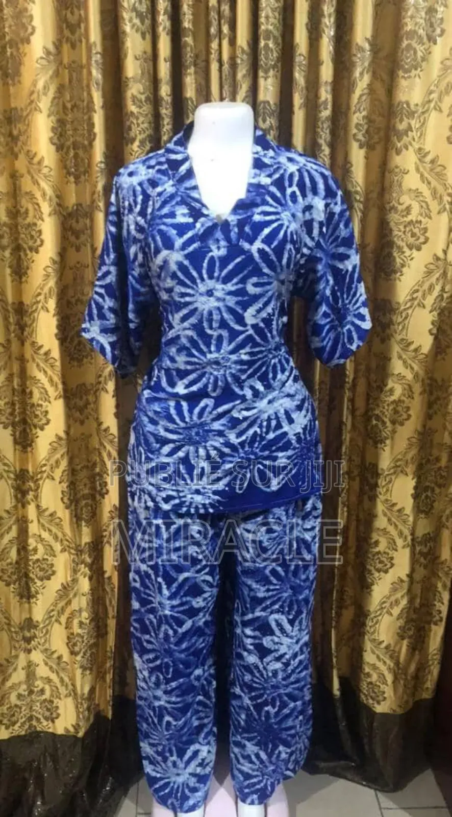 Chiques Robes Féminine Et Tee-Shirts De Bonne Qualité À Moindre Coût.