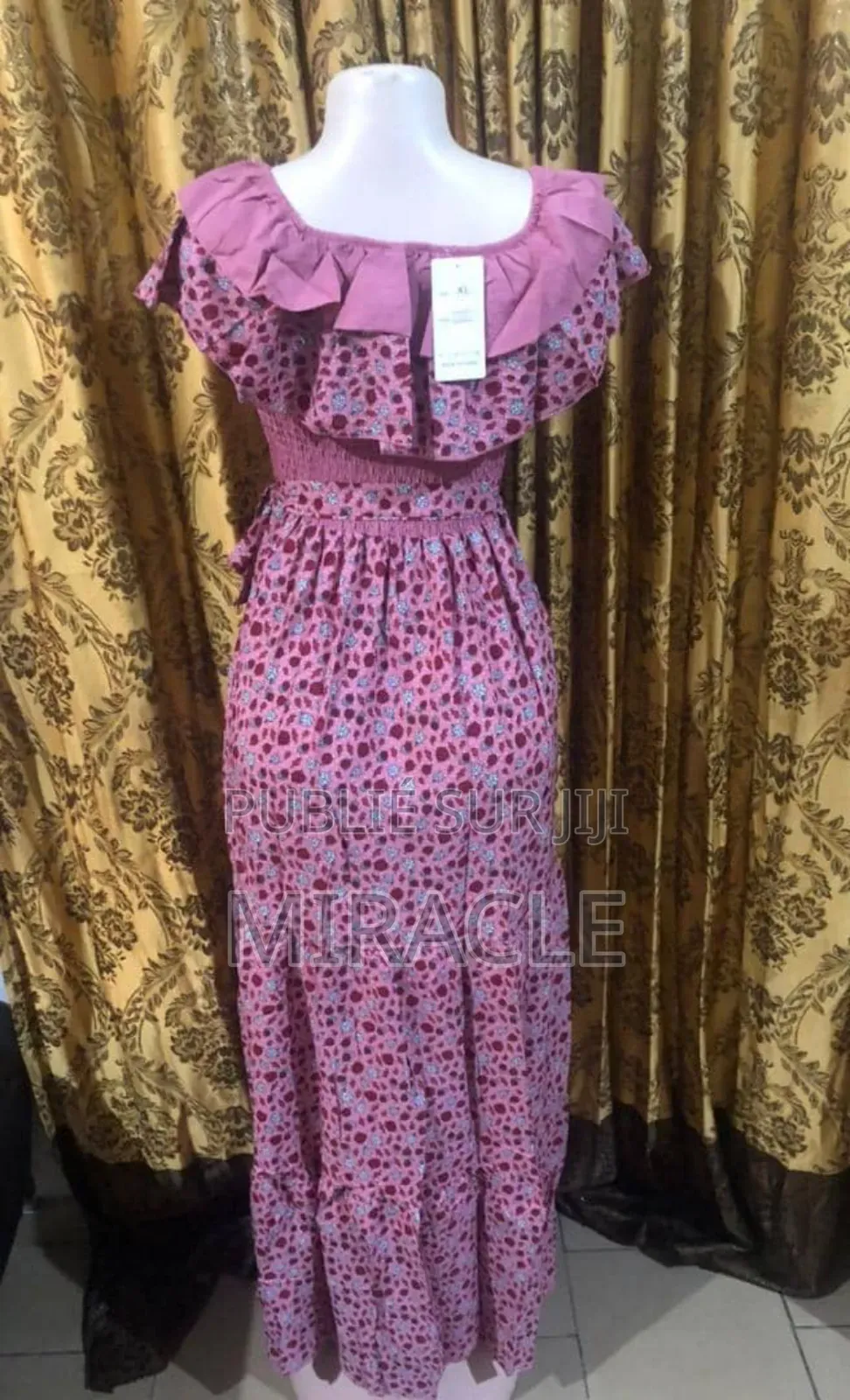 Chiques Robes Féminine Et Tee-Shirts De Bonne Qualité À Moindre Coût.