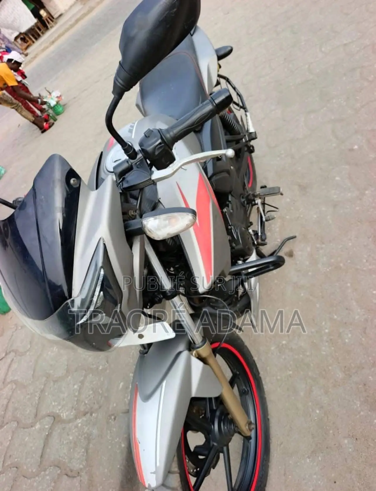 New TVS Apache 180 RTR 2018 Gris