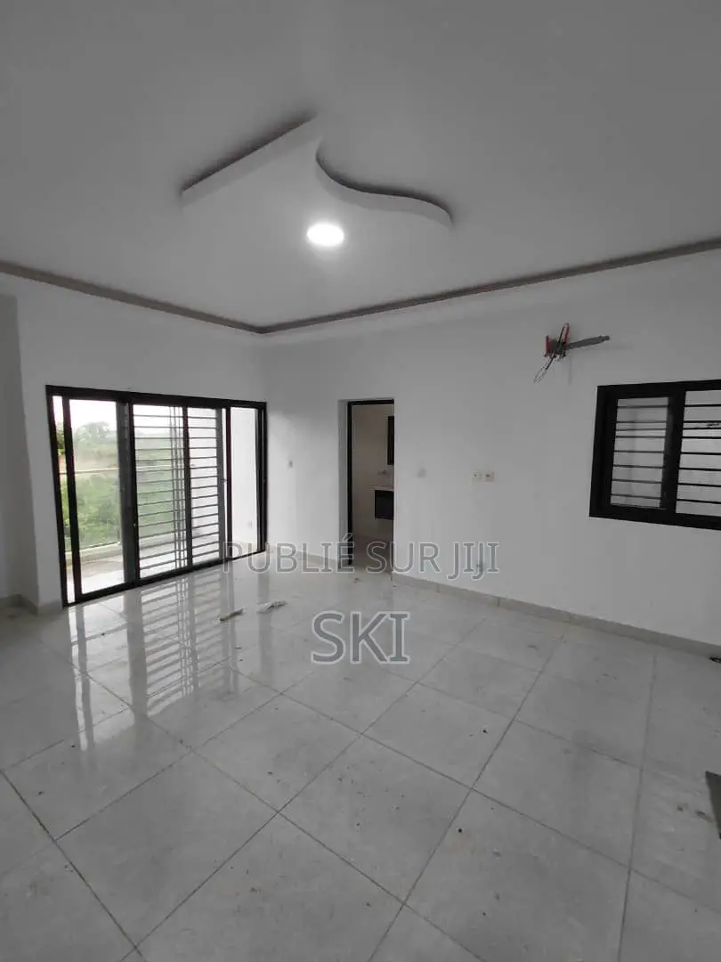 3chbre Duplex dans Bingerville à Louer