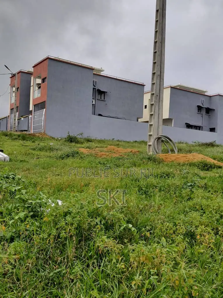 3chbre Duplex dans Bingerville à Louer