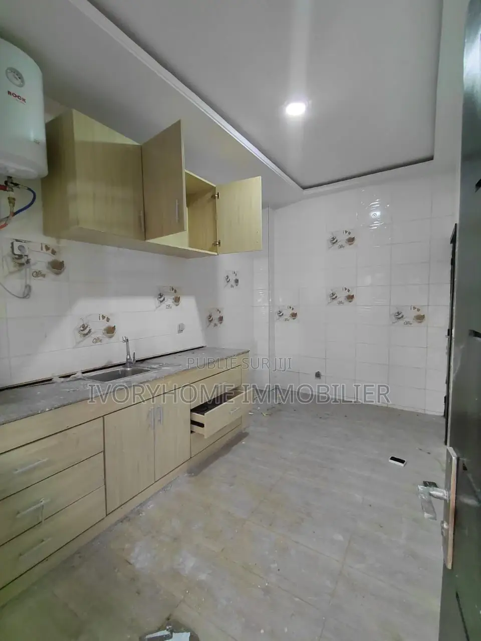 3chbre Duplex dans Bingerville à Louer