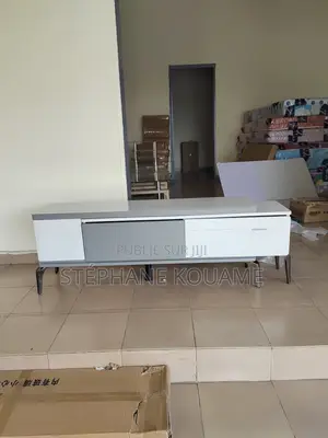 Photo - Meuble Tv Importé - Design Élégant Et Spacieux