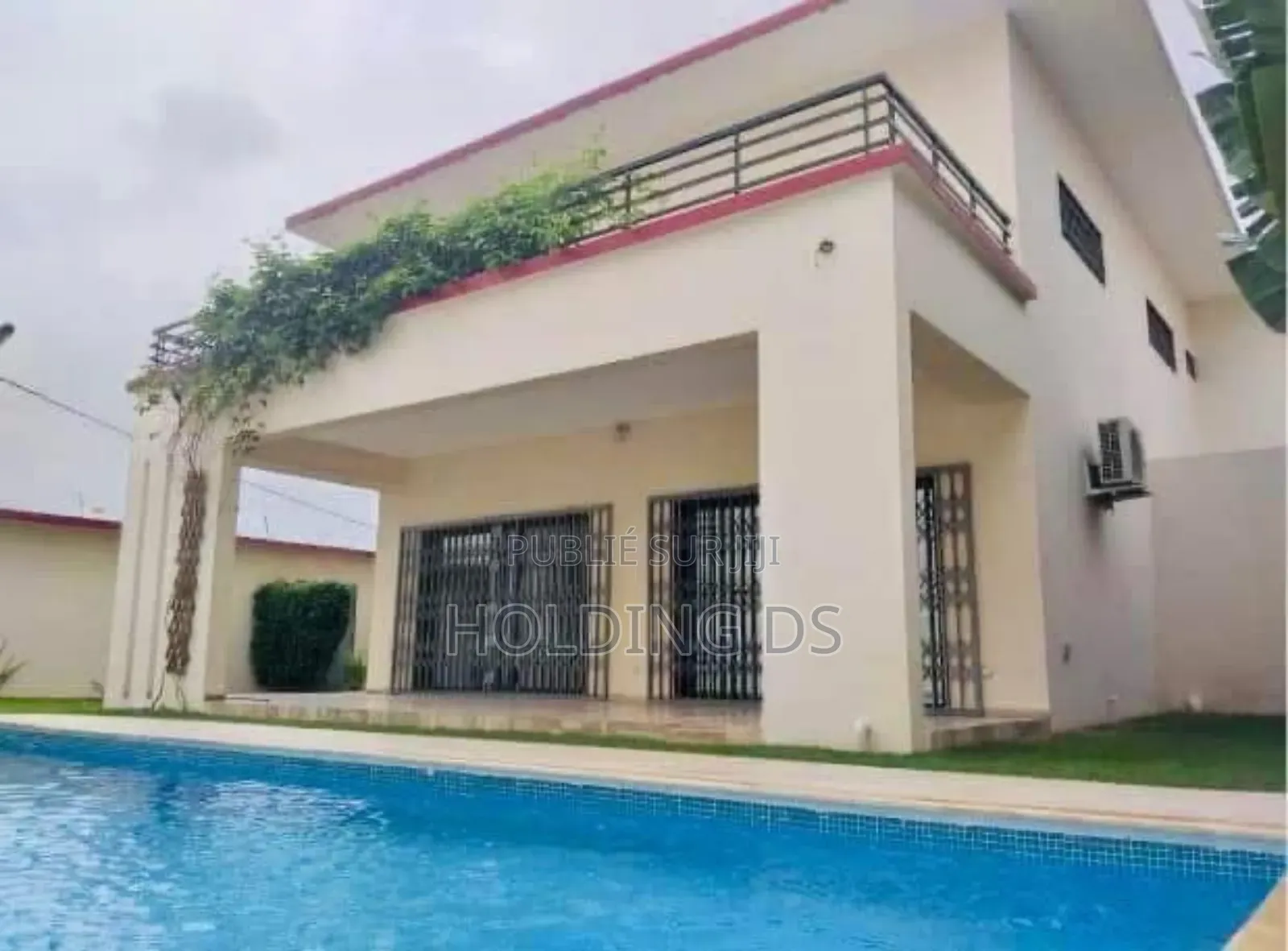 Furnished 4chbre Duplex dans Location Immobilière, Cocody à Vendre