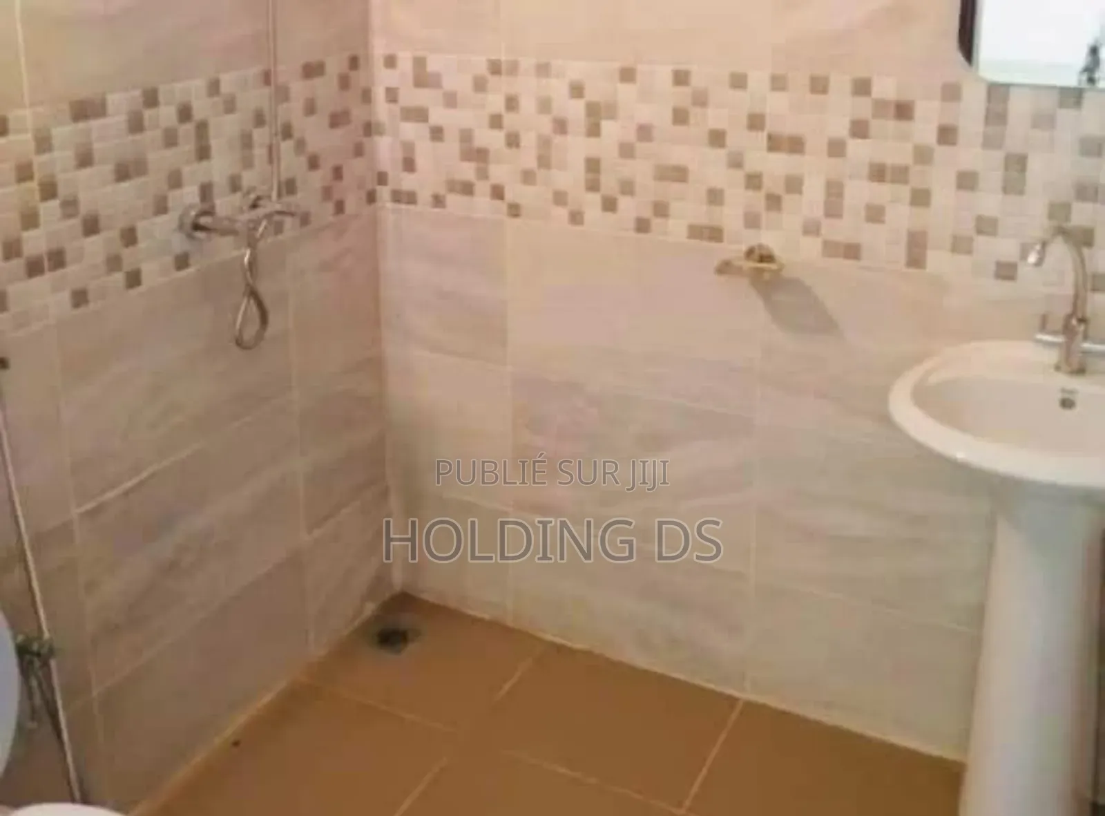 Furnished 4chbre Duplex dans Location Immobilière, Cocody à Vendre