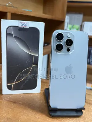 Photo - Apple iPhone 16 Pro 256 GB Gris