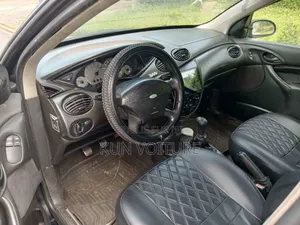 Ford Focus 2000 Blue