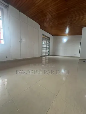 3chbre Appartement dans Cocody à Vendre