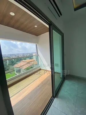 3chbre Appartement dans Cocody à Vendre