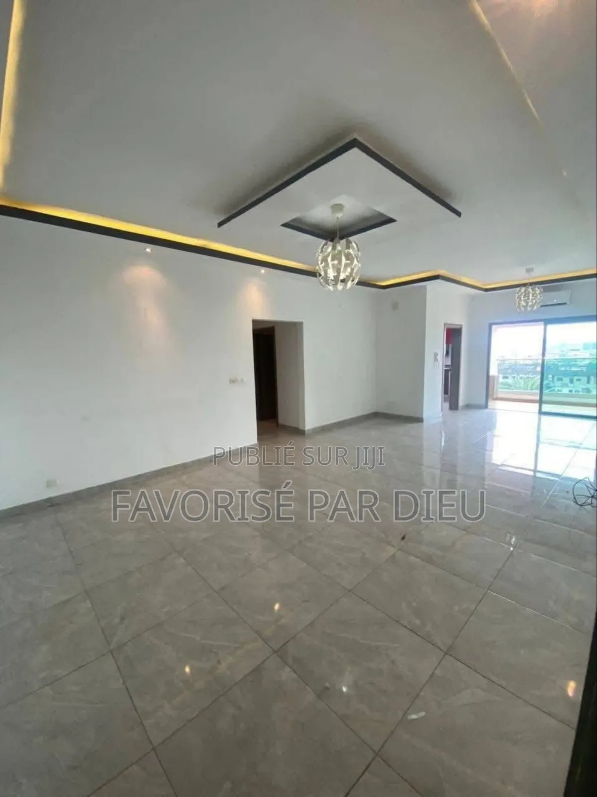 3chbre Appartement dans Cocody à Vendre