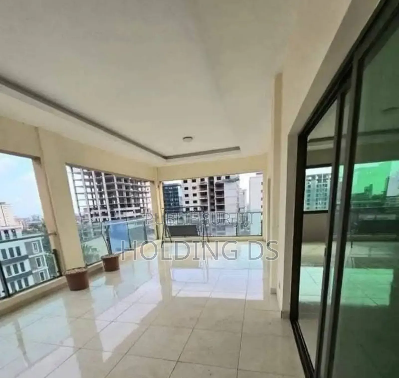 Furnished 4chbre Appartement dans Blocs Apparemment, Marcory à Vendre