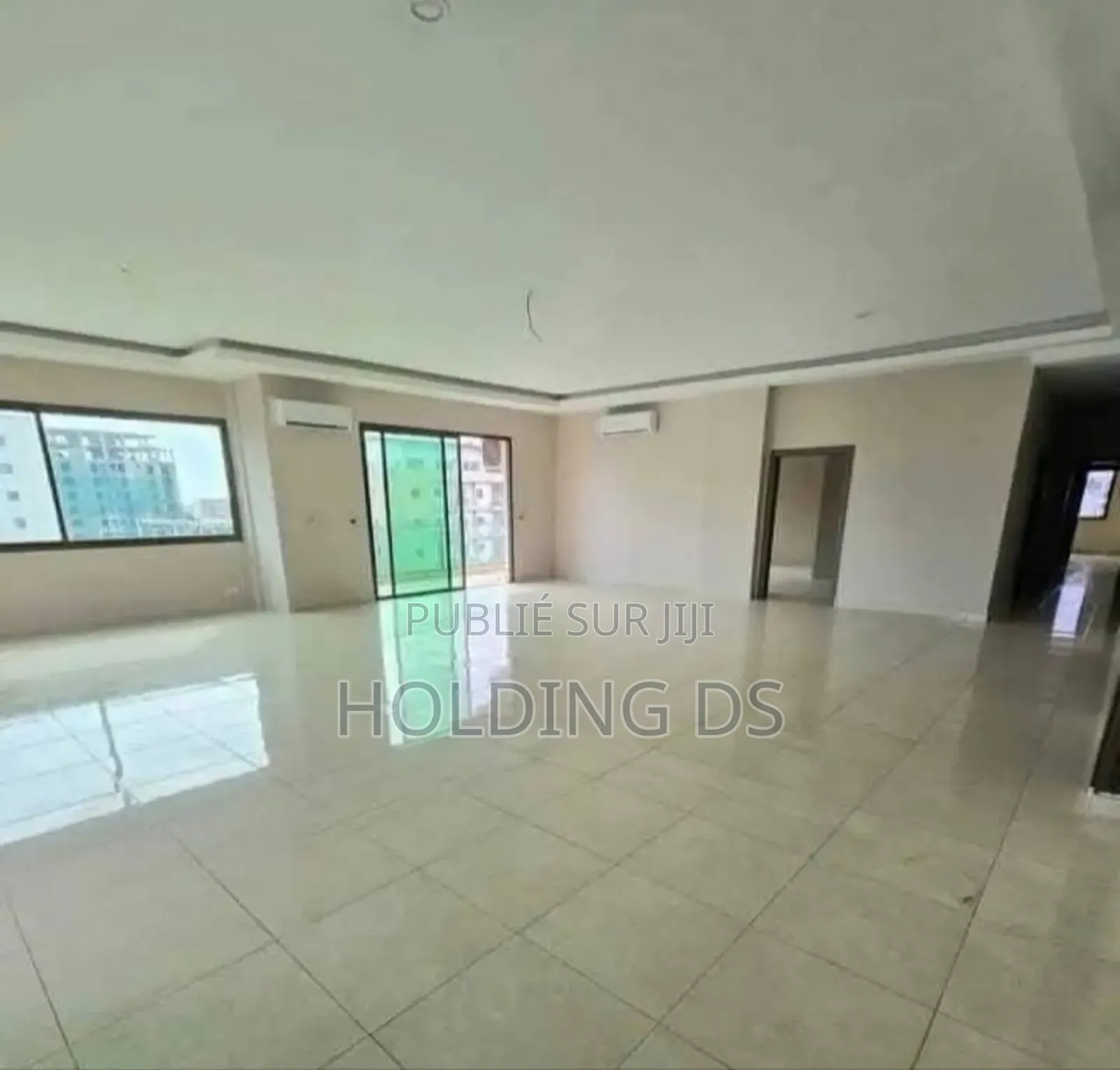 Furnished 4chbre Appartement dans Blocs Apparemment, Marcory à Vendre