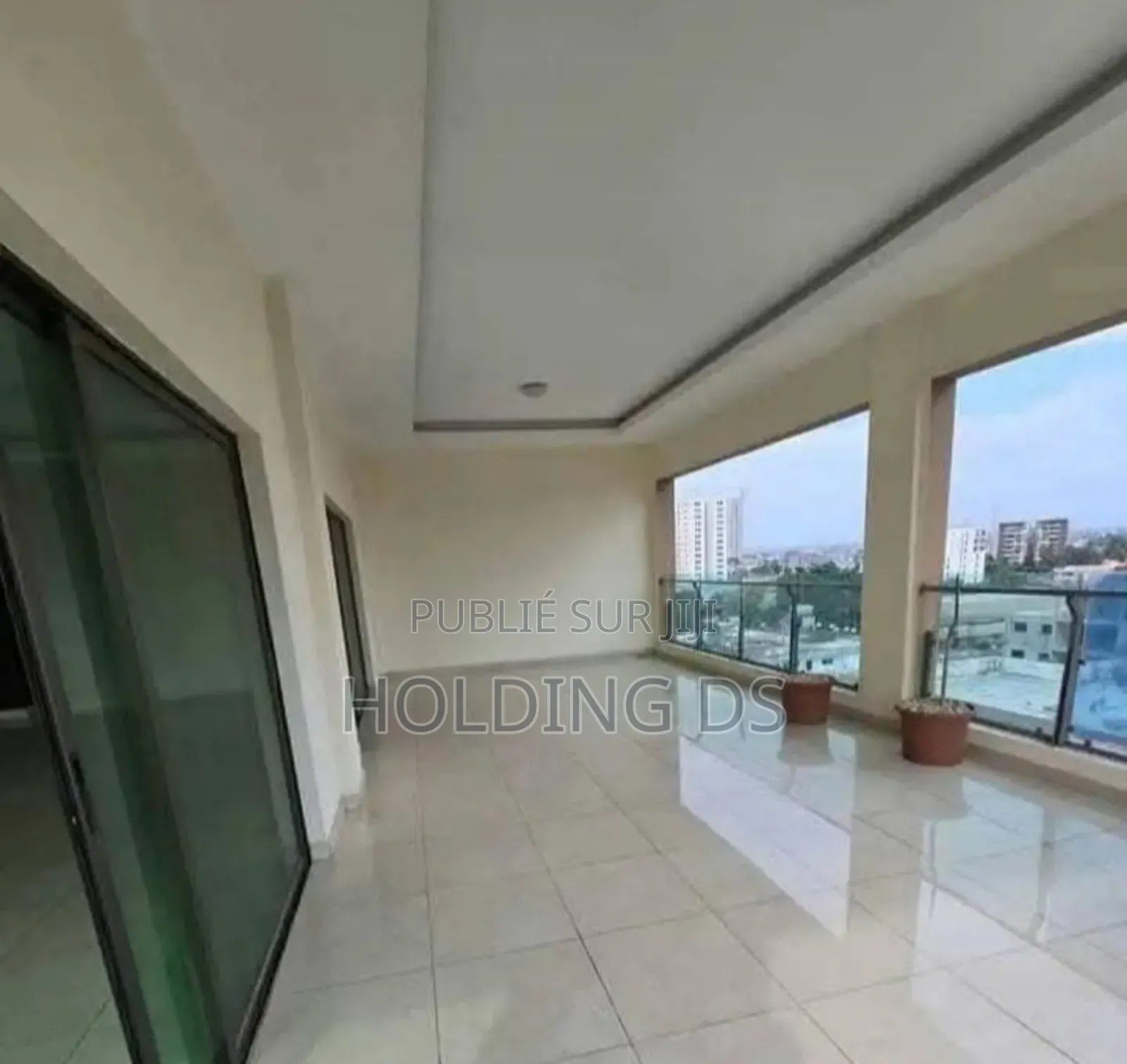 Furnished 4chbre Appartement dans Blocs Apparemment, Marcory à Vendre