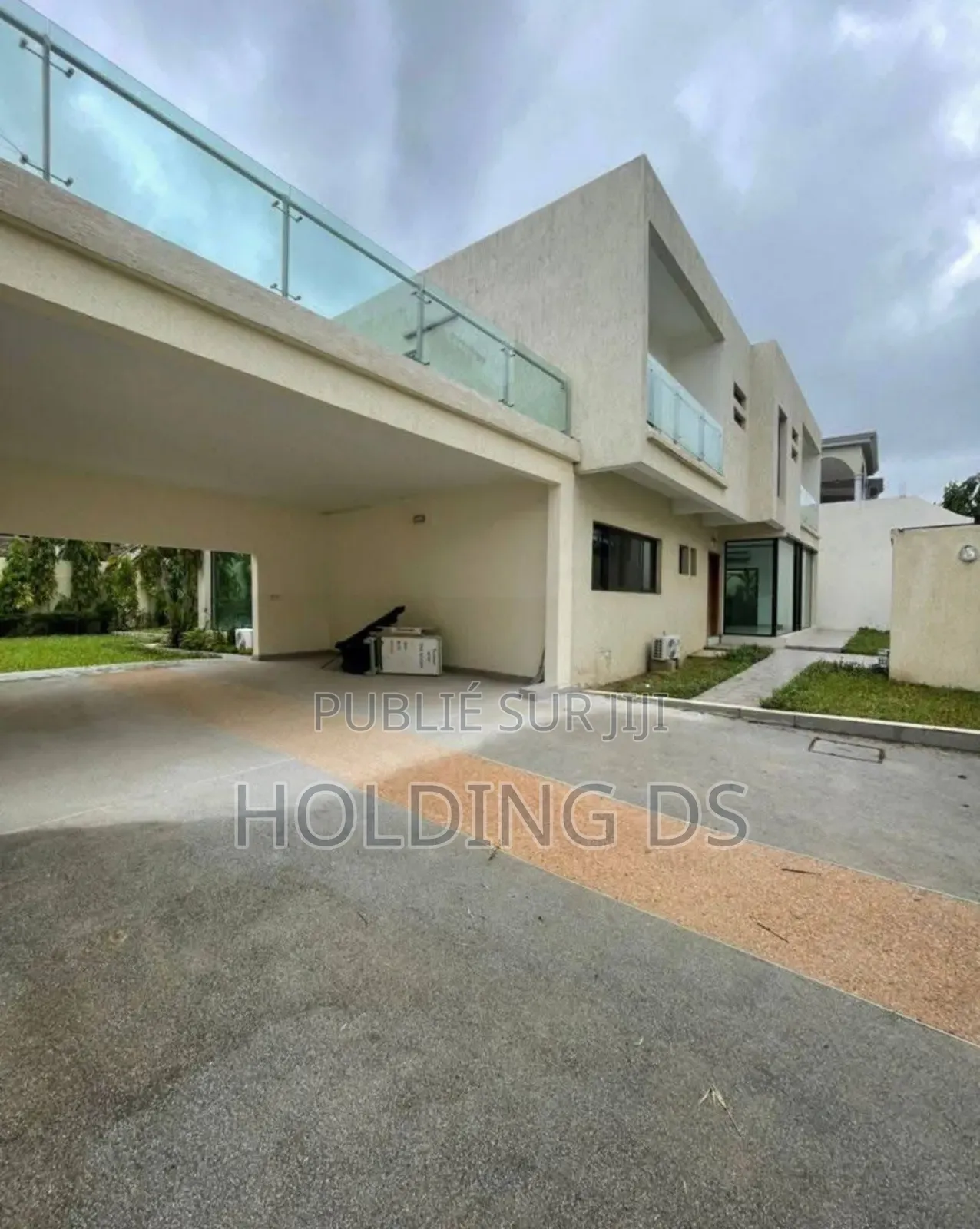 Furnished 5chbre Duplex dans Location Immobilière, Cocody à Vendre