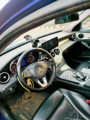 Mercedes-Benz C300 2017 Blue