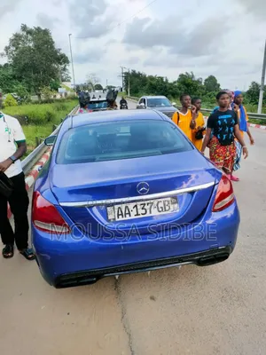 Mercedes-Benz C300 2017 Blue