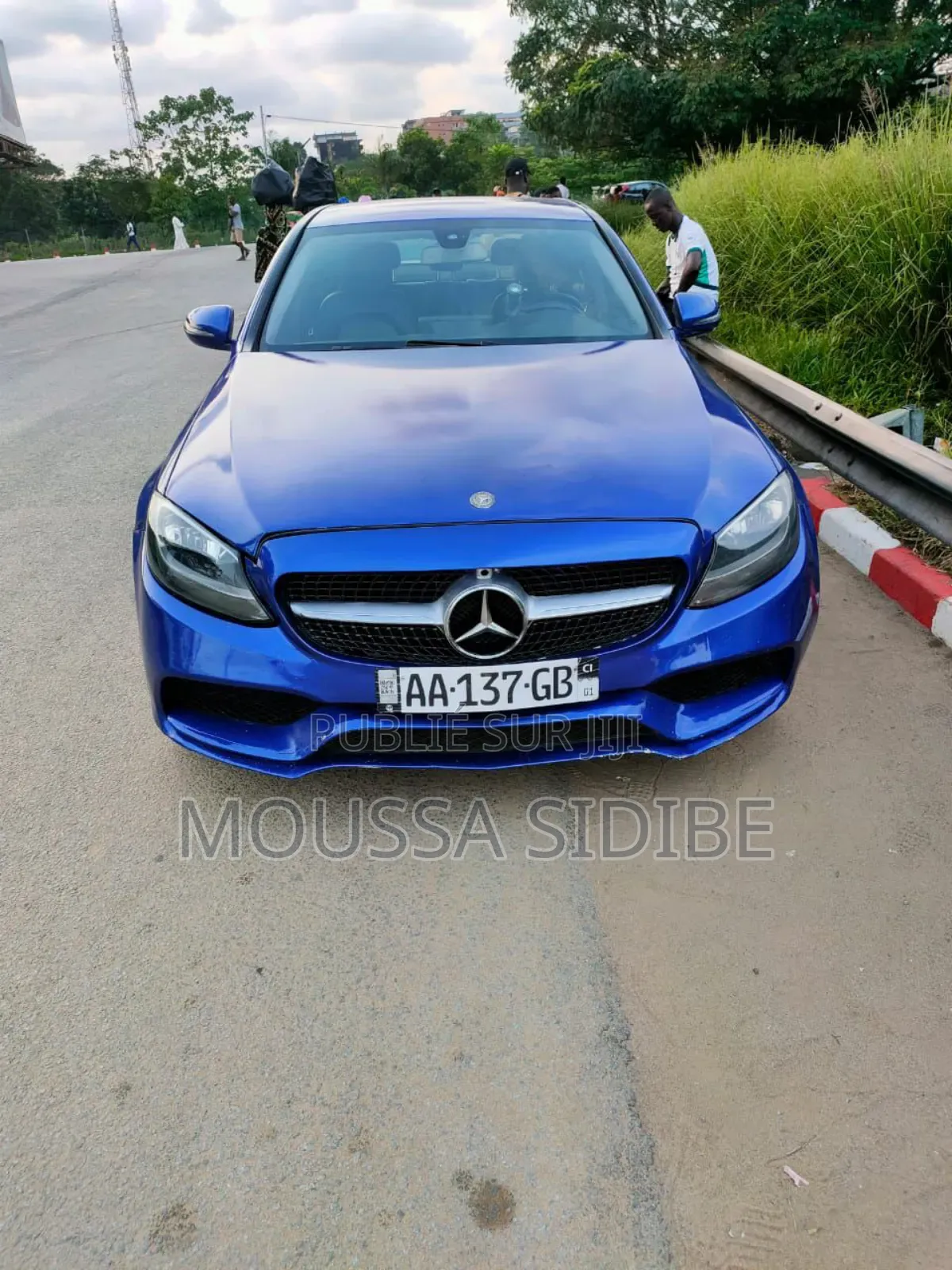 Mercedes-Benz C300 2017 Blue