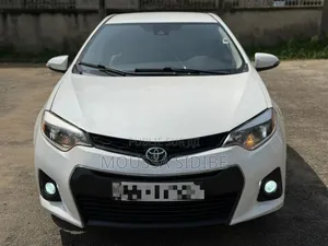 Toyota Corolla L 4dr Sedan (1.8L 4cyl CVT) 2017 Blanc
