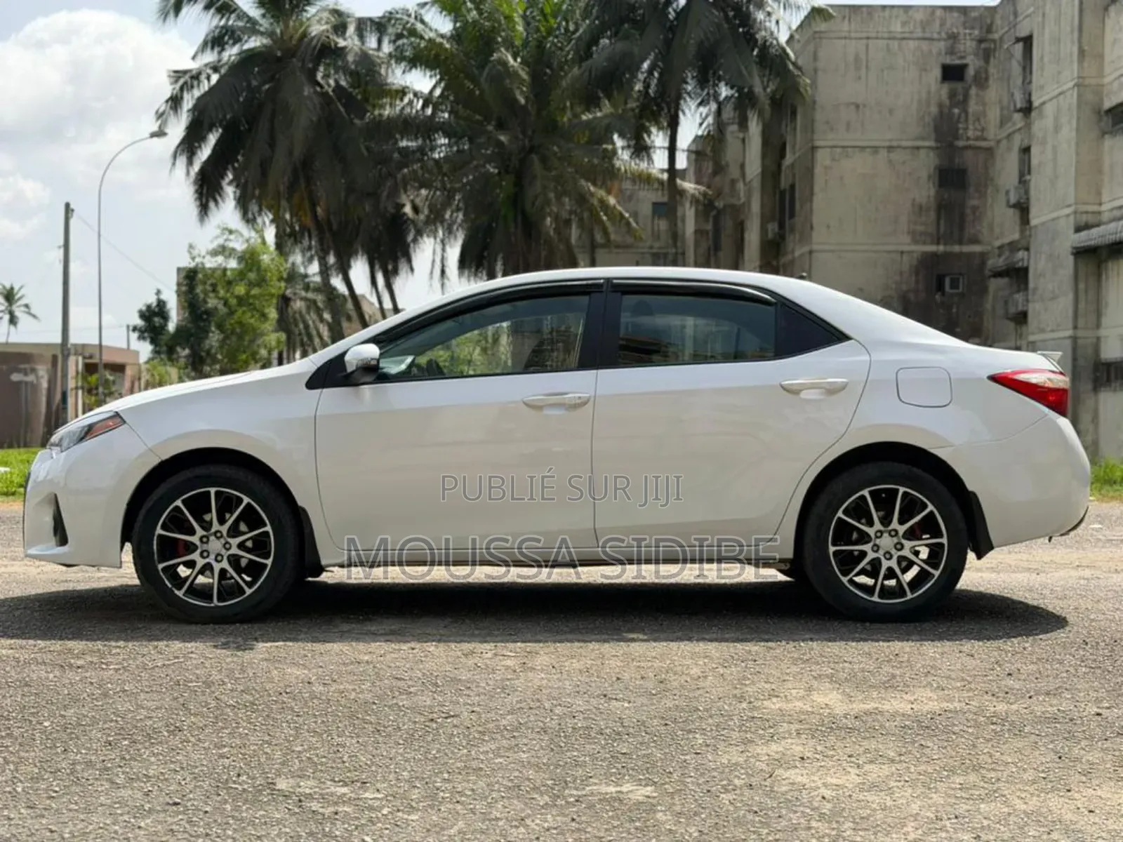 Toyota Corolla L 4dr Sedan (1.8L 4cyl CVT) 2017 Blanc
