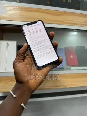 Photo - Apple iPhone 11 64 GB Black
