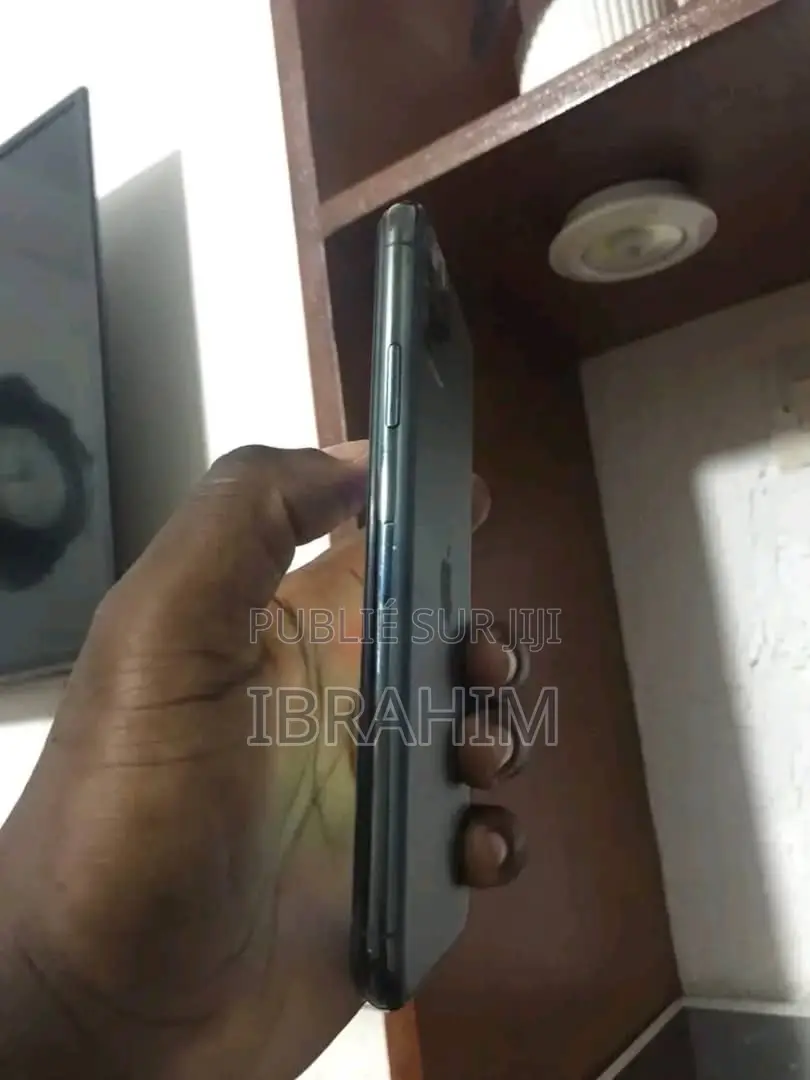 Apple iPhone 11 Pro Max 64 GB Black