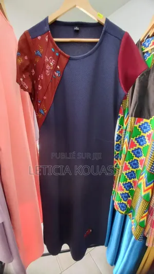 Photo - Vêtements De Bonne Qualité Chez Nous À La Route Des Épices