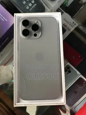 Photo - Apple iPhone 15 Pro Max 256 GB Gris