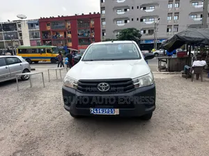 Photo - Toyota Hilux 2020 Blanc