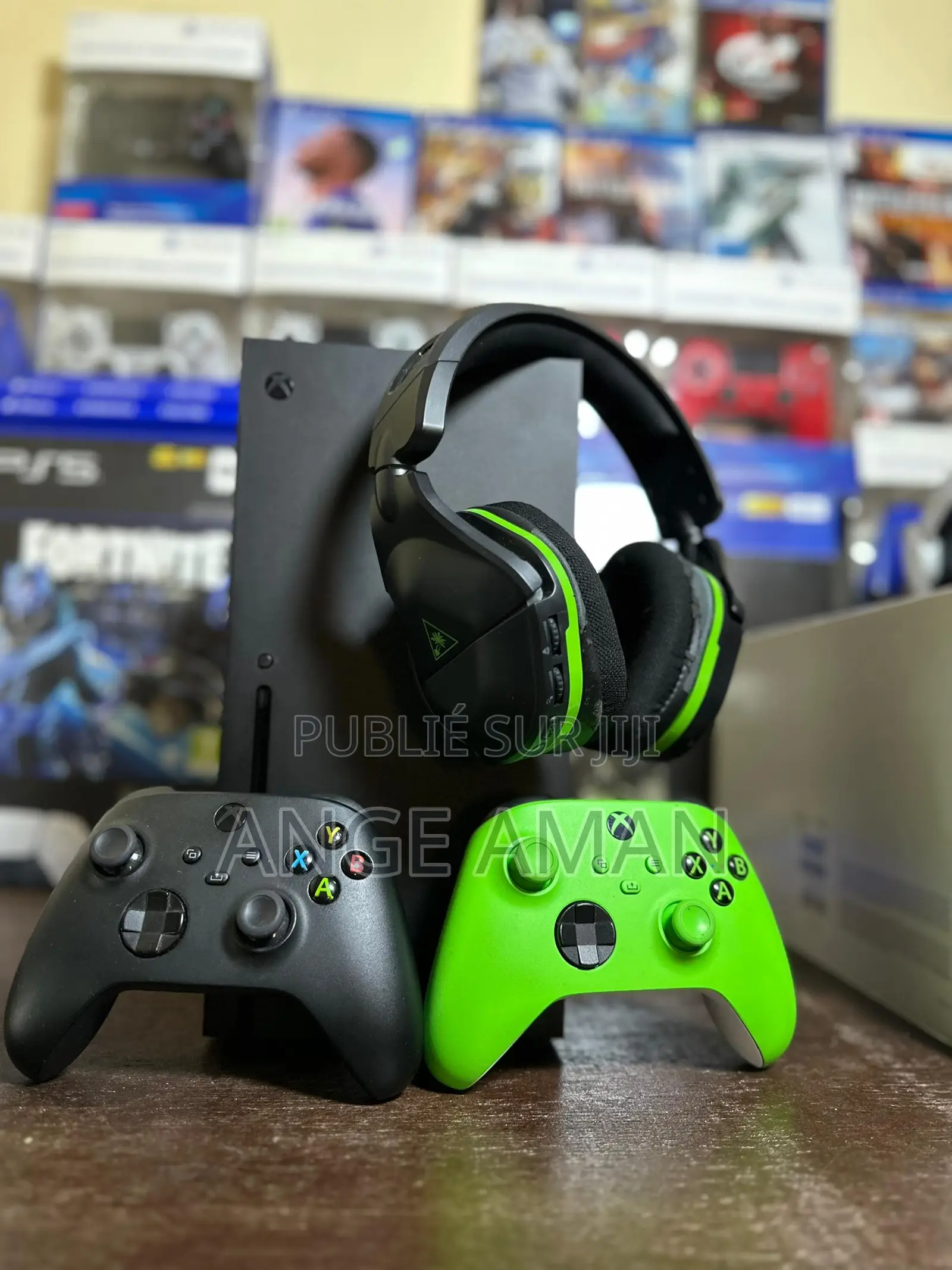 Xbox Series S Avec 2 Manettes Xbox