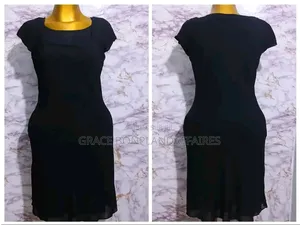 Haut Bleu Magnifique. Solde : Tout À 1500fcfa