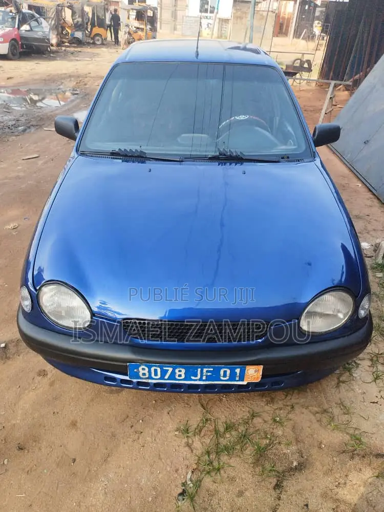 Toyota Corolla 2000 Blue