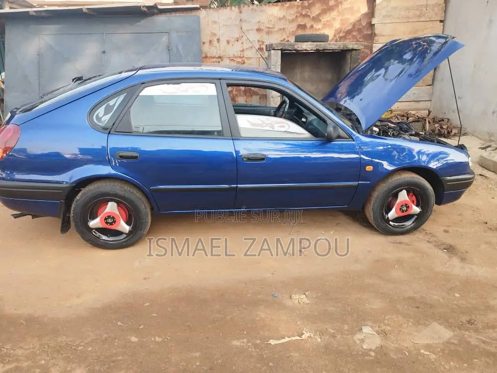 Toyota Corolla 2000 Blue