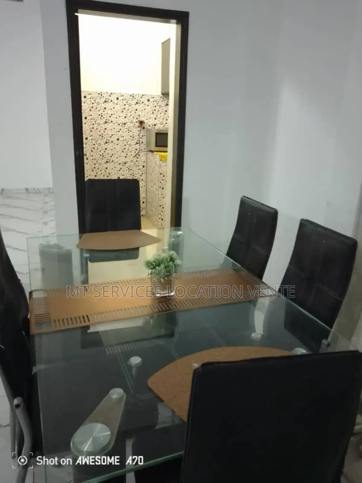 Furnished 1chbre Appartement dans Mt Location, Cocody à Louer