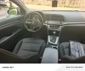 Hyundai Elantra 2017 Marron