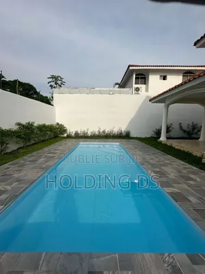 Furnished 5chbre Duplex dans Cité Camélia, Cocody à Vendre