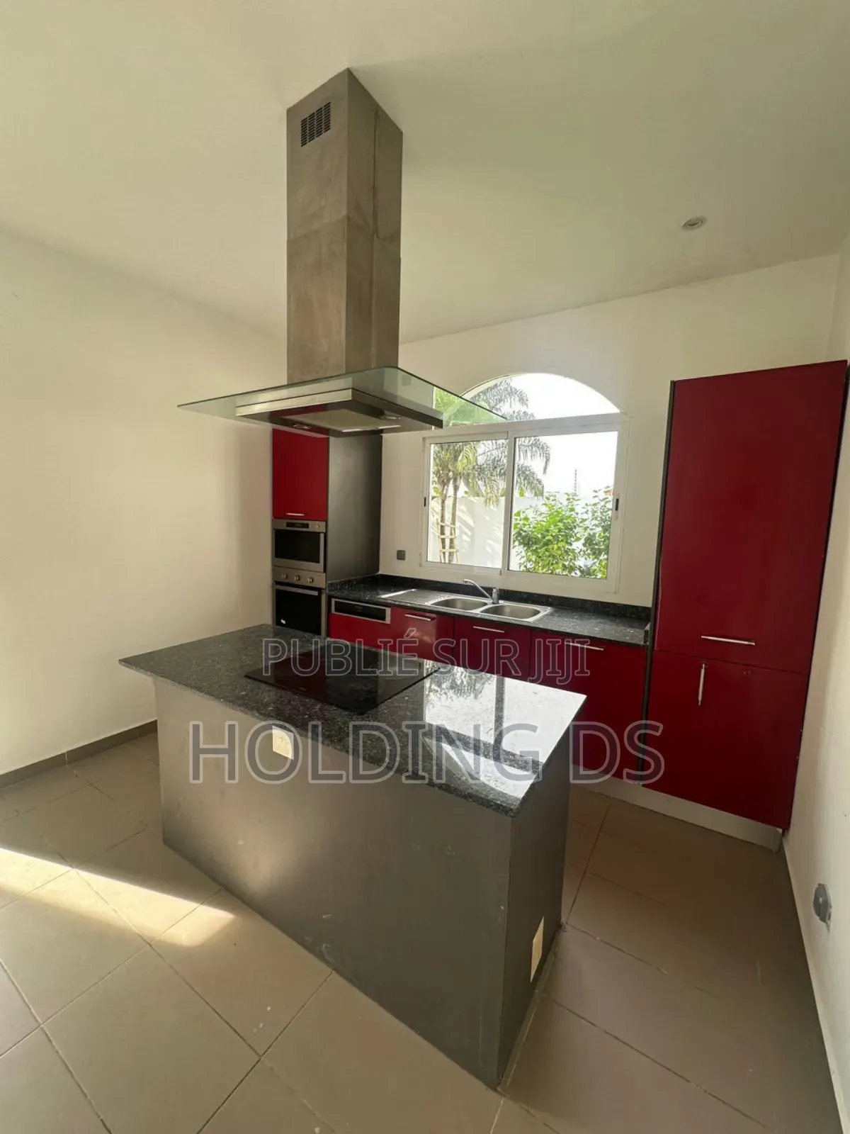 Furnished 5chbre Duplex dans Cité Camélia, Cocody à Vendre