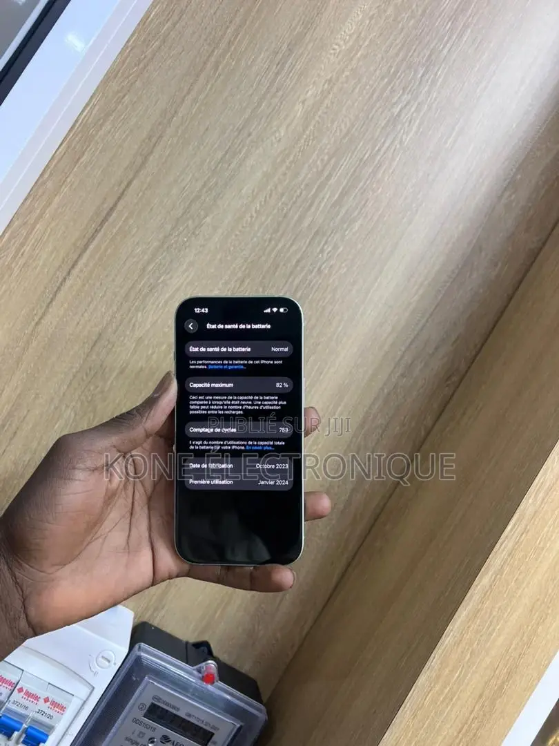 New Apple iPhone 15 128 GB Vert