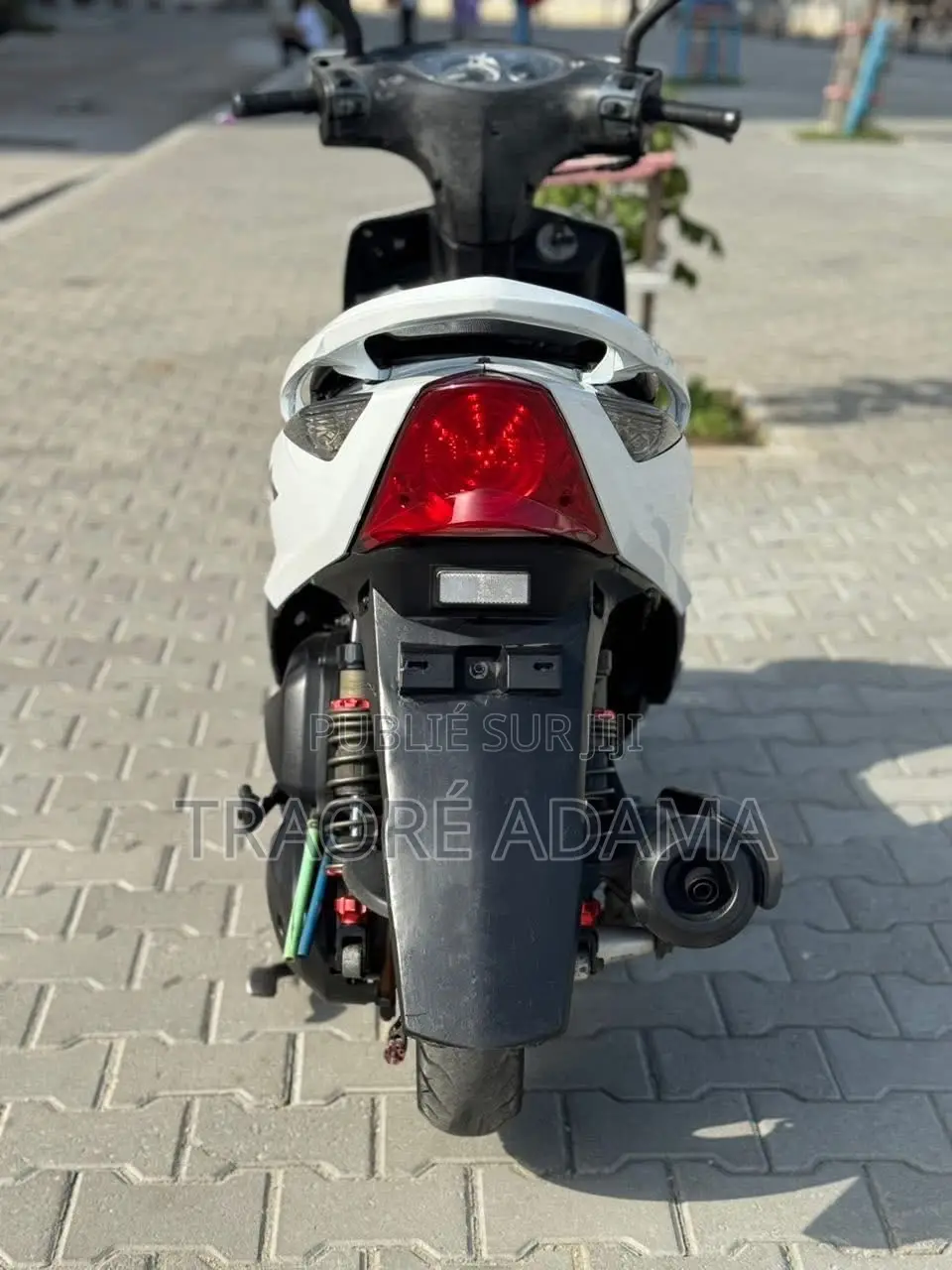 New Motorcycle 2022 Blanc