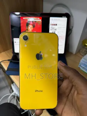 Photo - Apple iPhone XR 64 GB Jaune
