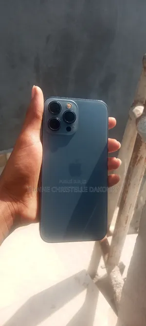 Photo - New Apple iPhone 13 128 GB Blue