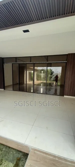 5chbre Villa dans Sgis-Group Sarl, Bingerville à Vendre