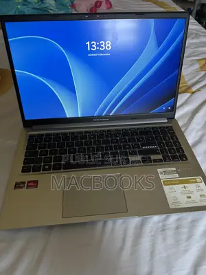 New Ordinateur portable Asus 16GB AMD Ryzen 5 SSD 512GB