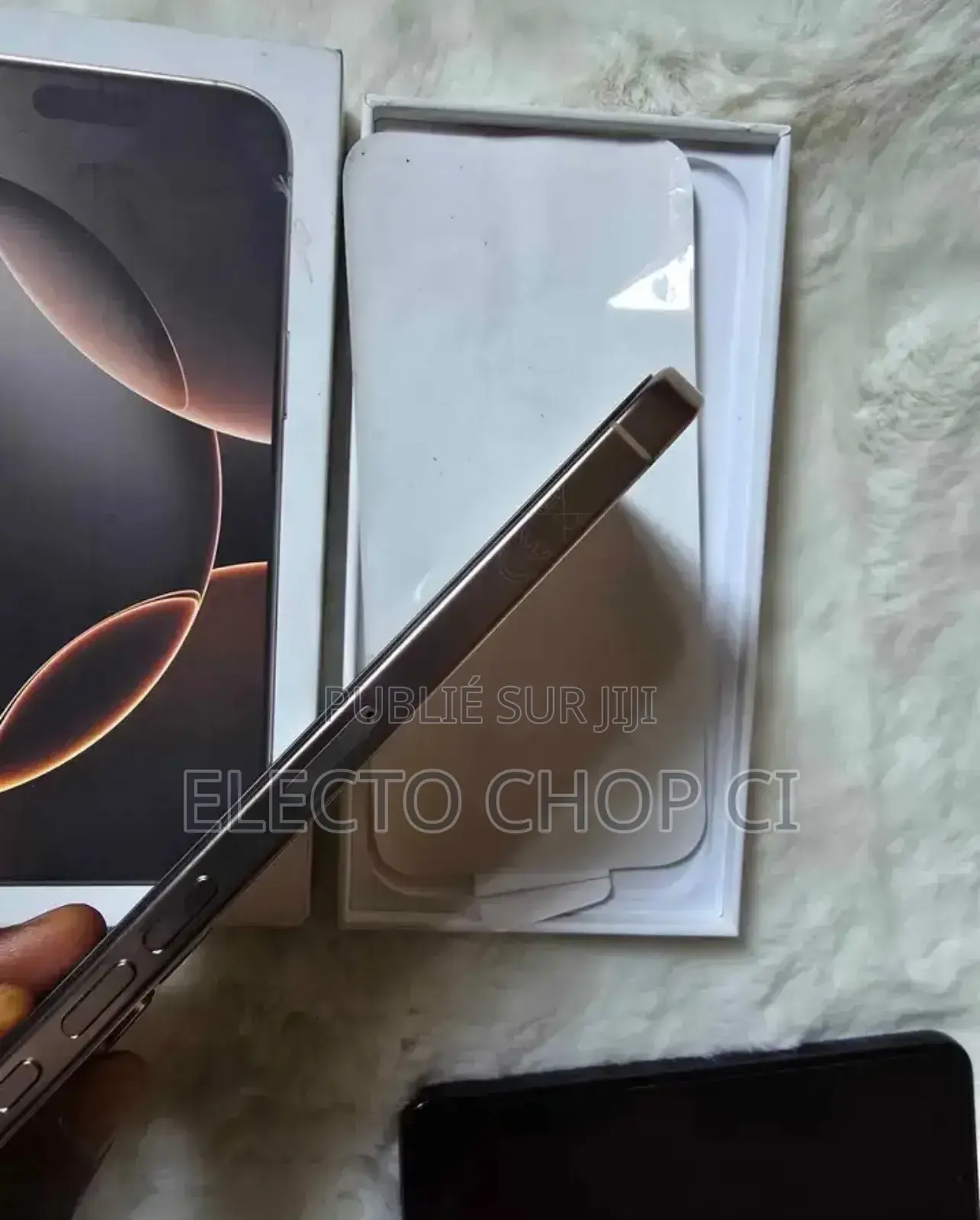 New Apple iPhone 16 Pro Max 256 GB Doré