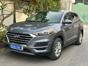 Photo - Hyundai Tucson Limited 2021 Gris