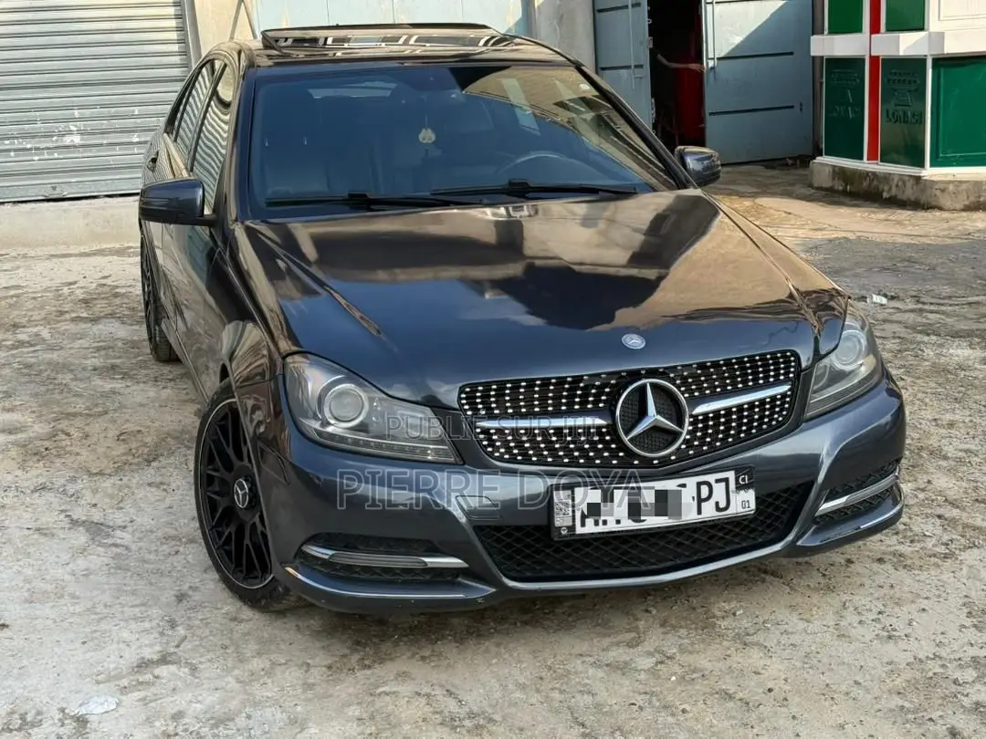 Mercedes-Benz C300 Luxury 4Matic Sedan AWD (3.5L 6cyl 7A) 2013 Black