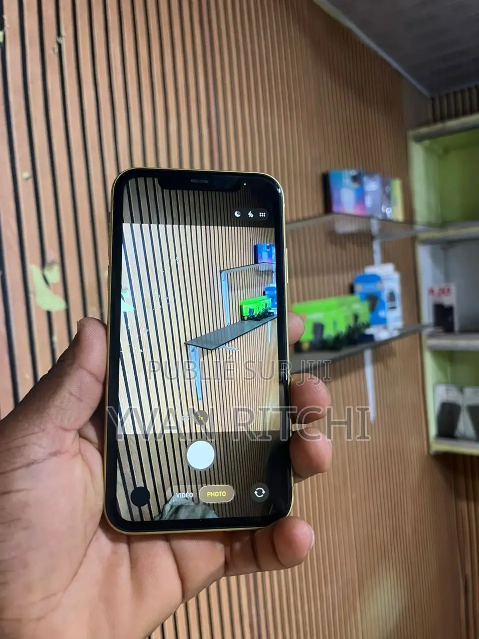 Apple iPhone 11 64 GB Jaune