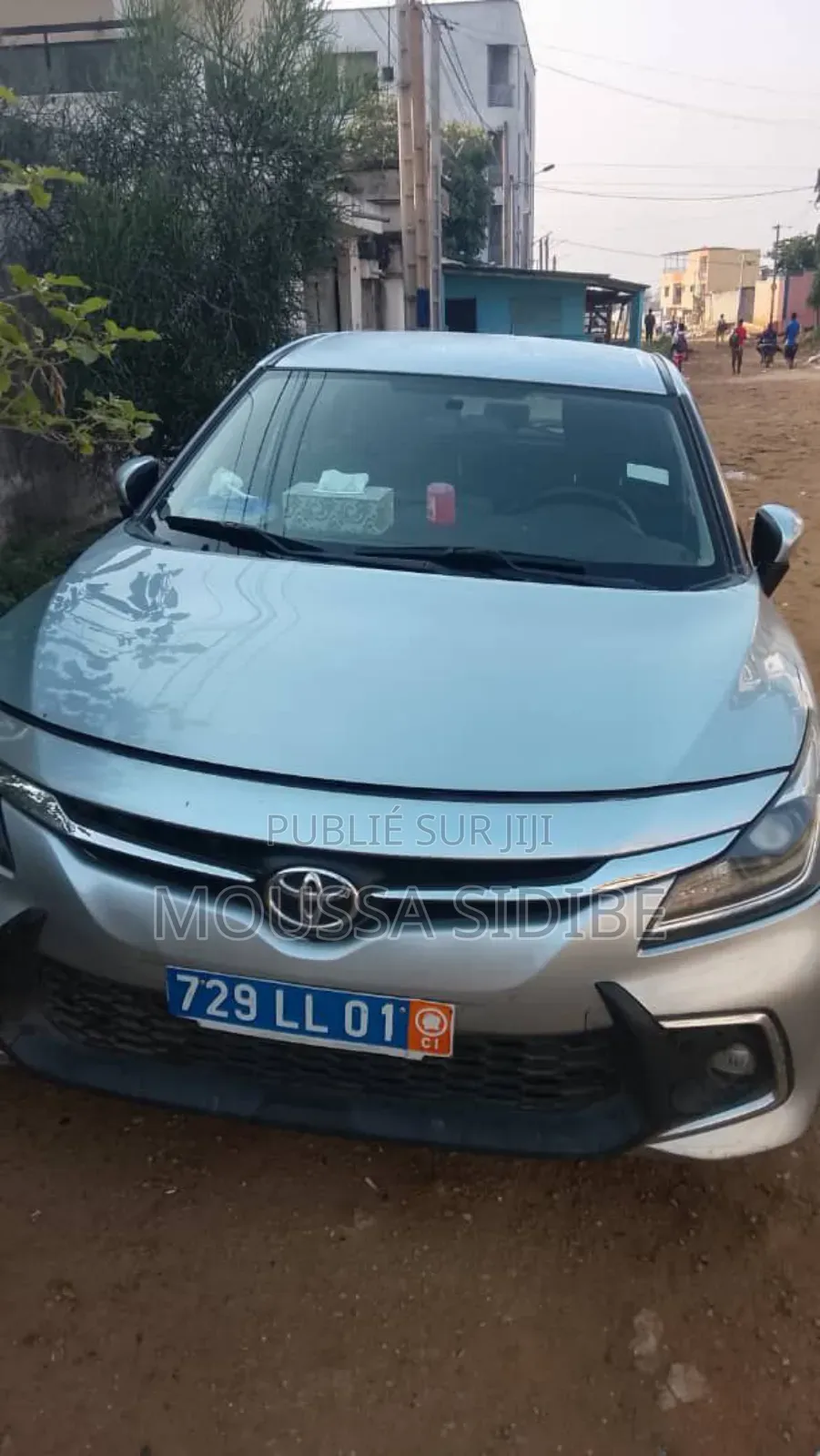 Toyota Starlet 2023 Gris