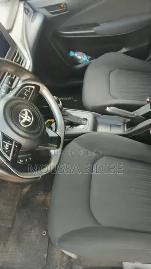 Toyota Starlet 2023 Gris