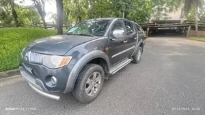Mitsubishi L200 Double Cab 2.5 136hp 4WD 2007 Gris