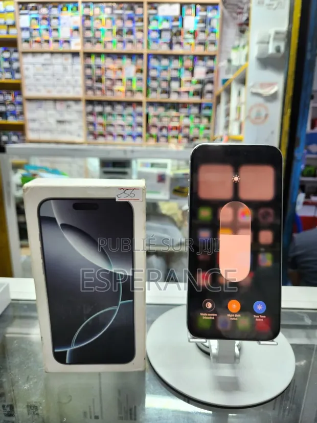iPhone 16 Pro Max - 6.9 pouces - 256Go - Titane Noir Renewed - État Premium